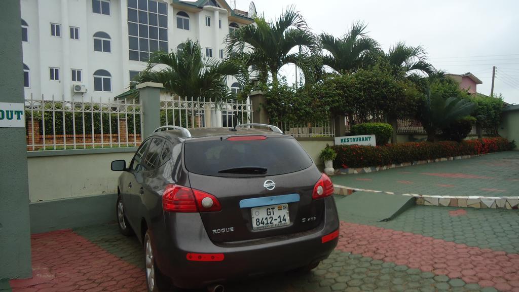 Wadoma Royale Hotel Kumasi Esterno foto