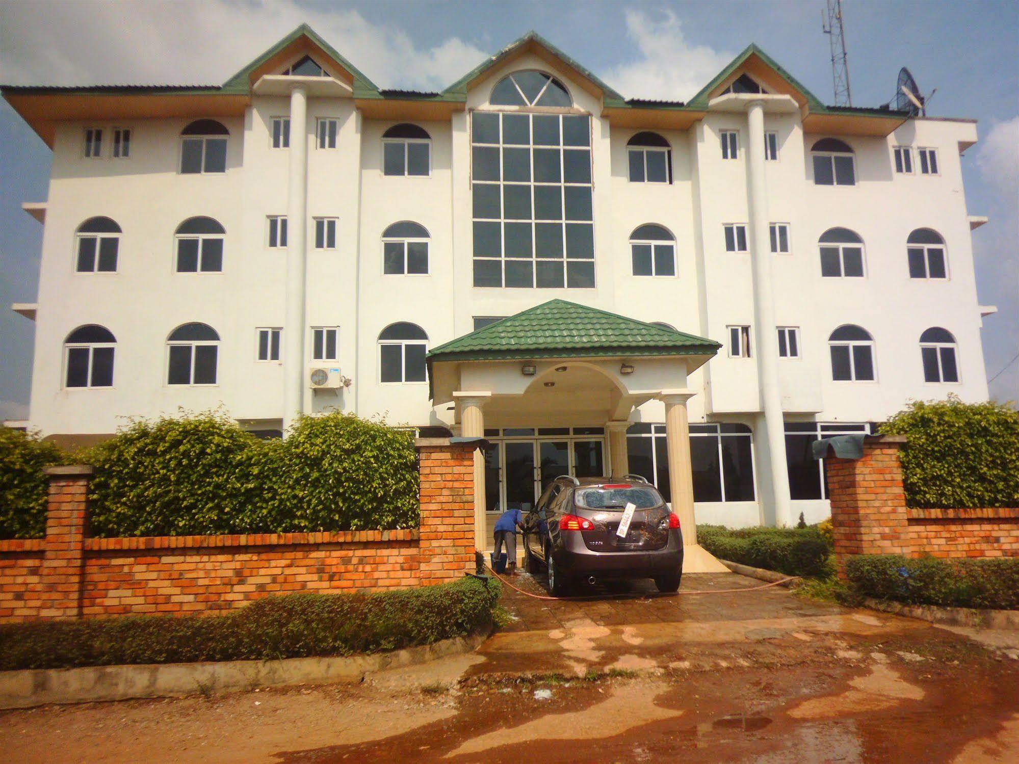 Wadoma Royale Hotel Kumasi Esterno foto