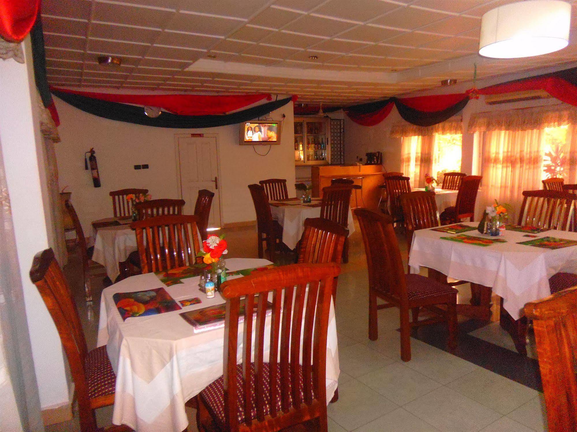 Wadoma Royale Hotel Kumasi Esterno foto