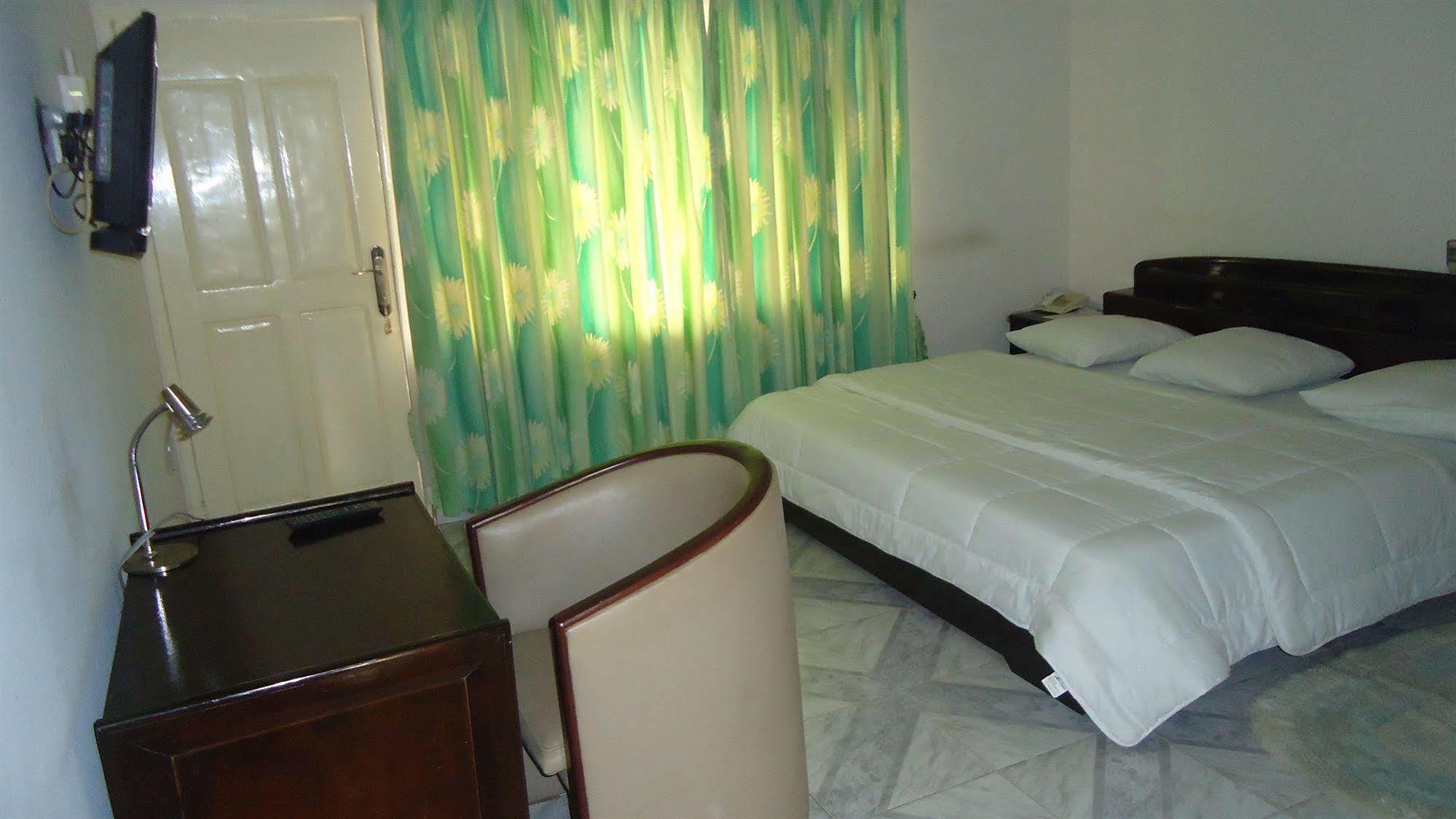 Wadoma Royale Hotel Kumasi Esterno foto