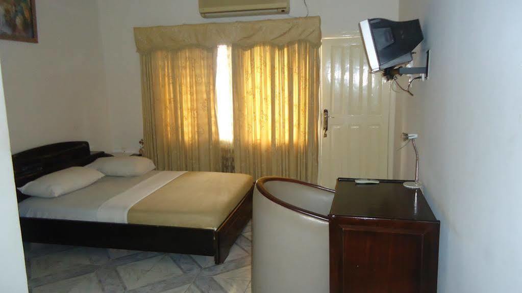 Wadoma Royale Hotel Kumasi Esterno foto